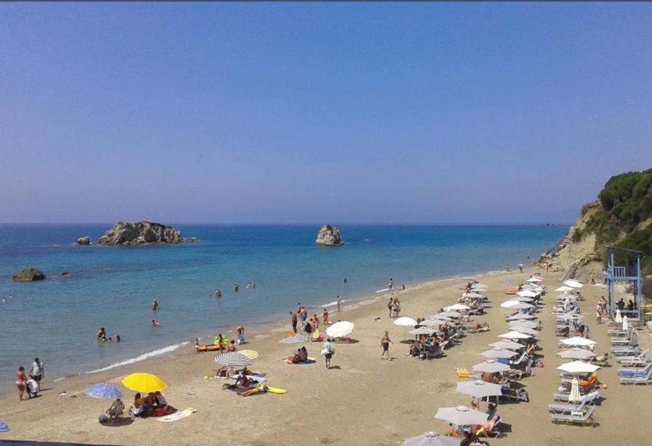 Stefanias Appartments Agios Matthaios  Экстерьер фото