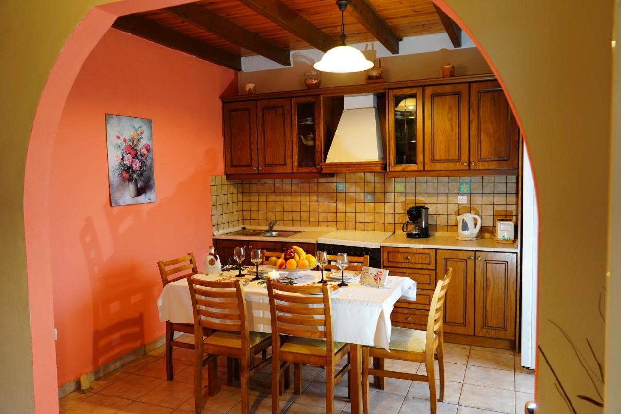 Stefanias Appartments Agios Matthaios  Экстерьер фото