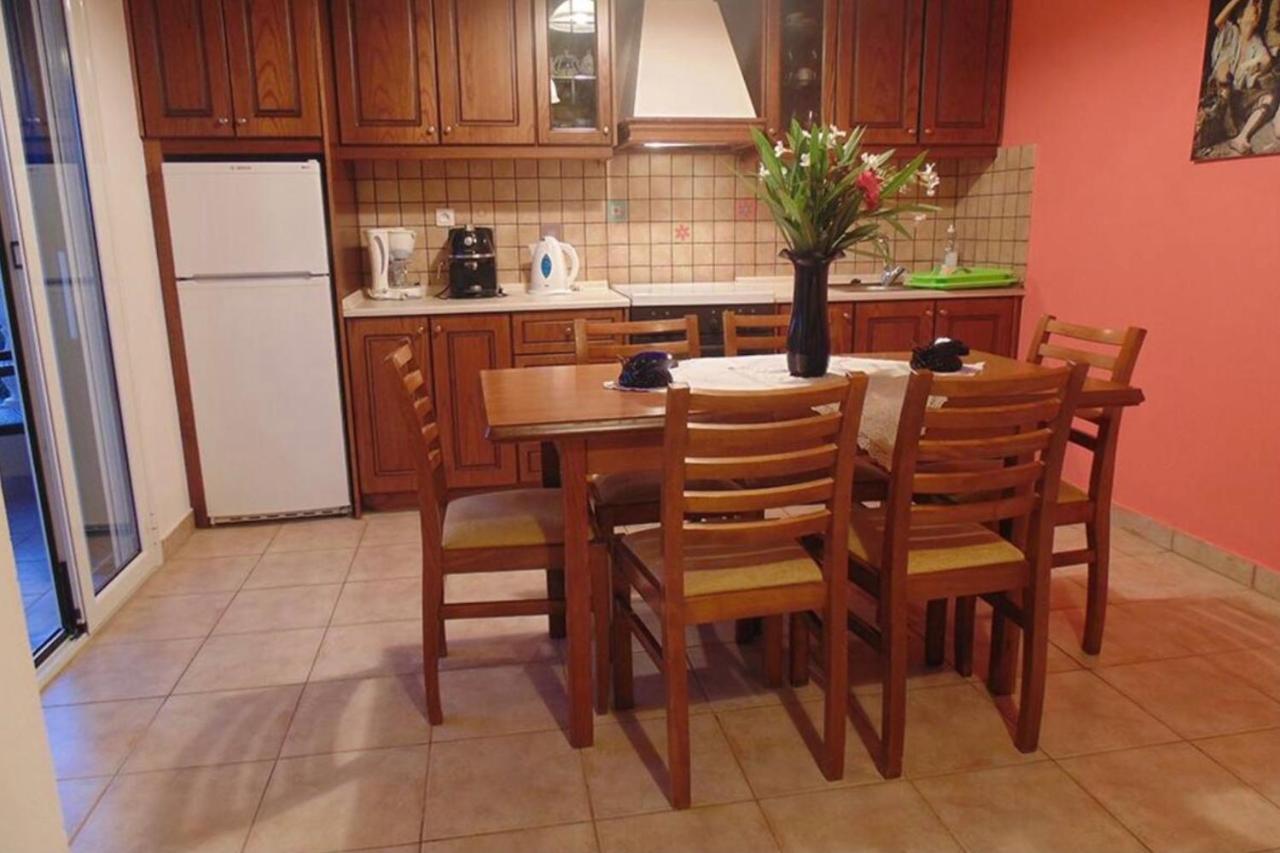 Stefanias Appartments Agios Matthaios  Экстерьер фото