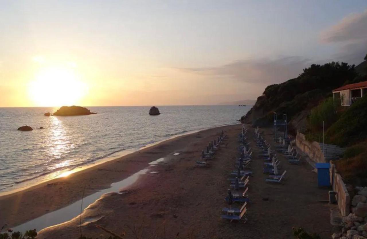 Stefanias Appartments Agios Matthaios  Экстерьер фото
