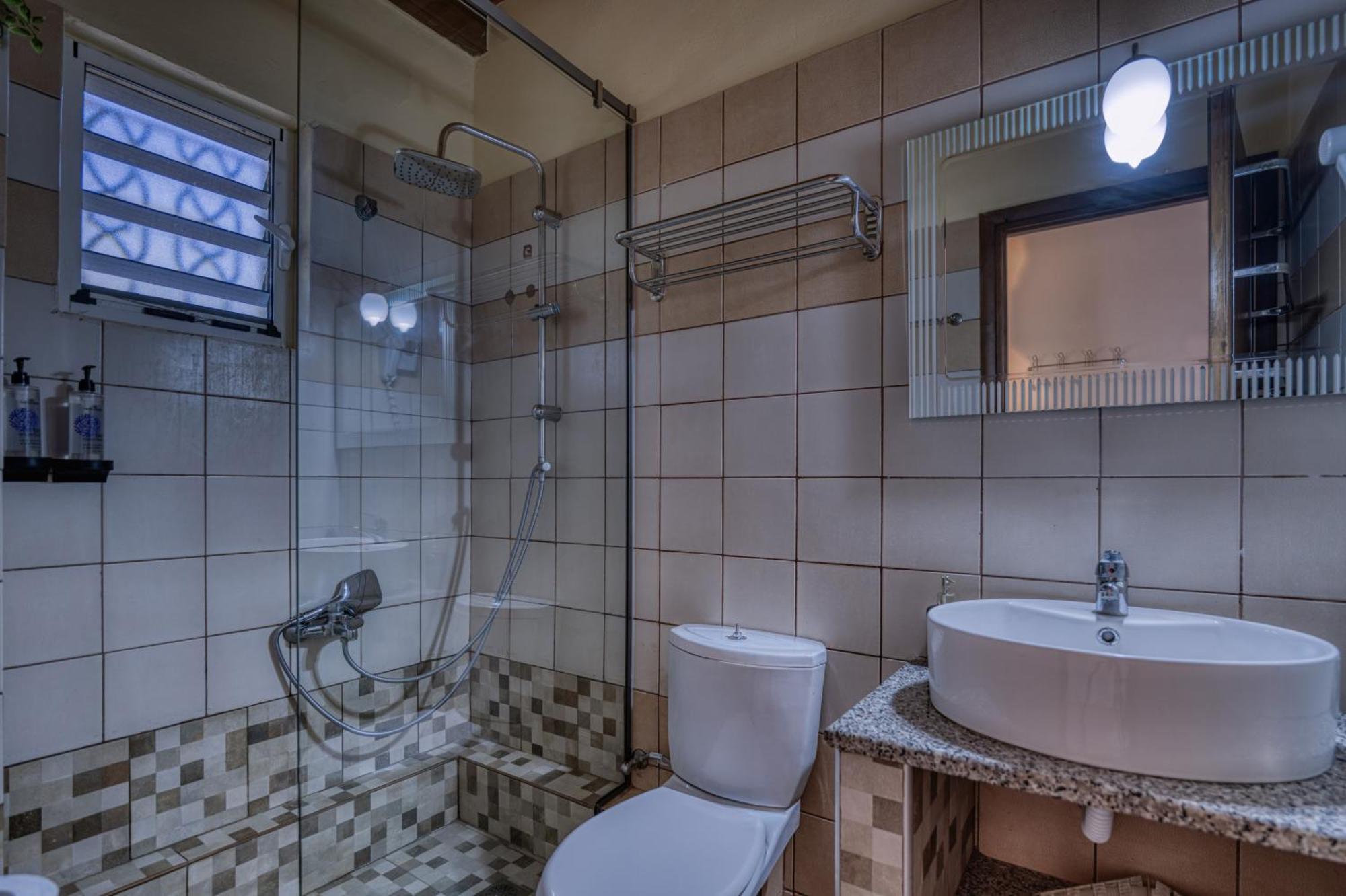Stefanias Appartments Agios Matthaios  Экстерьер фото
