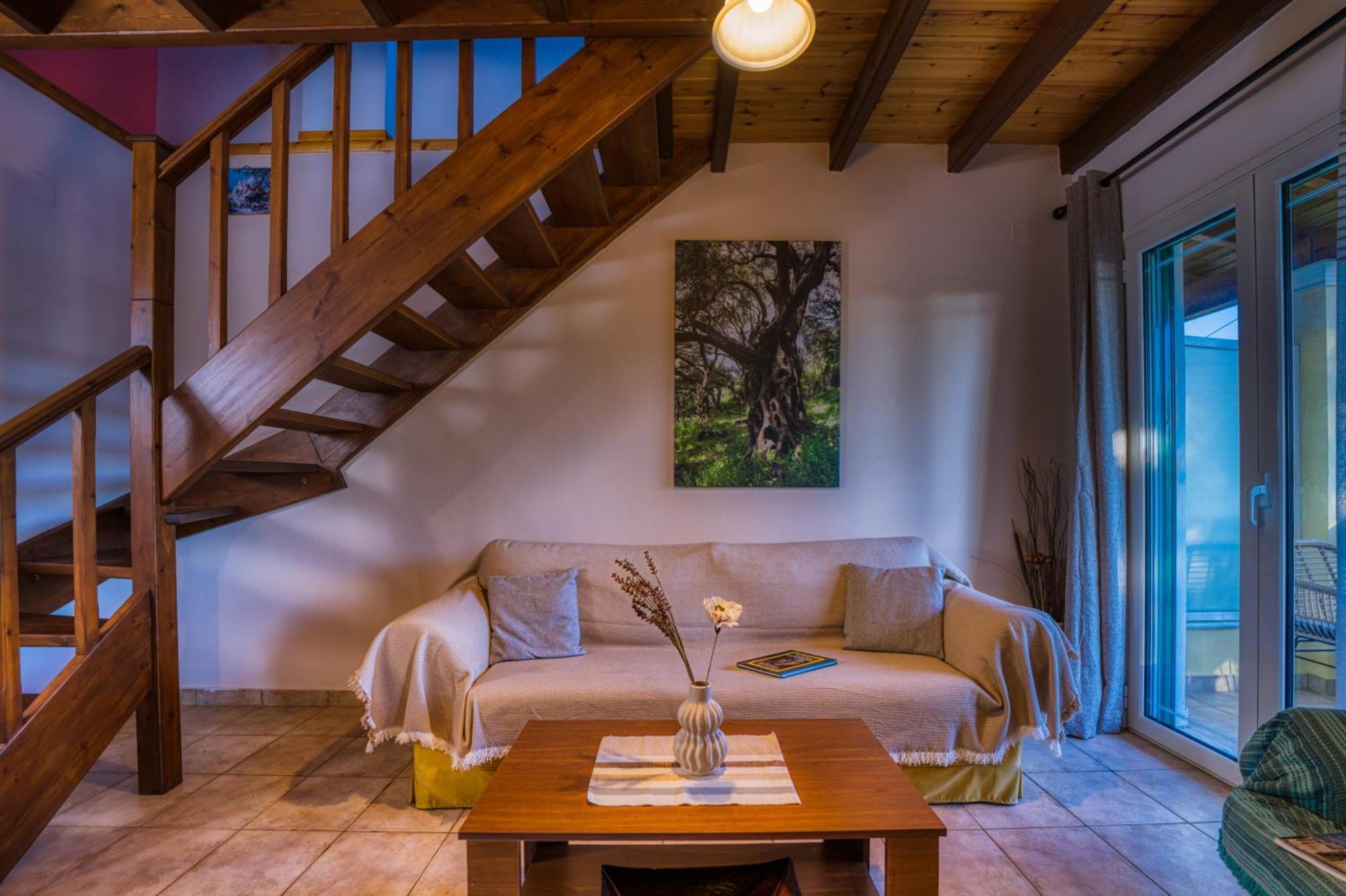 Stefanias Appartments Agios Matthaios  Экстерьер фото