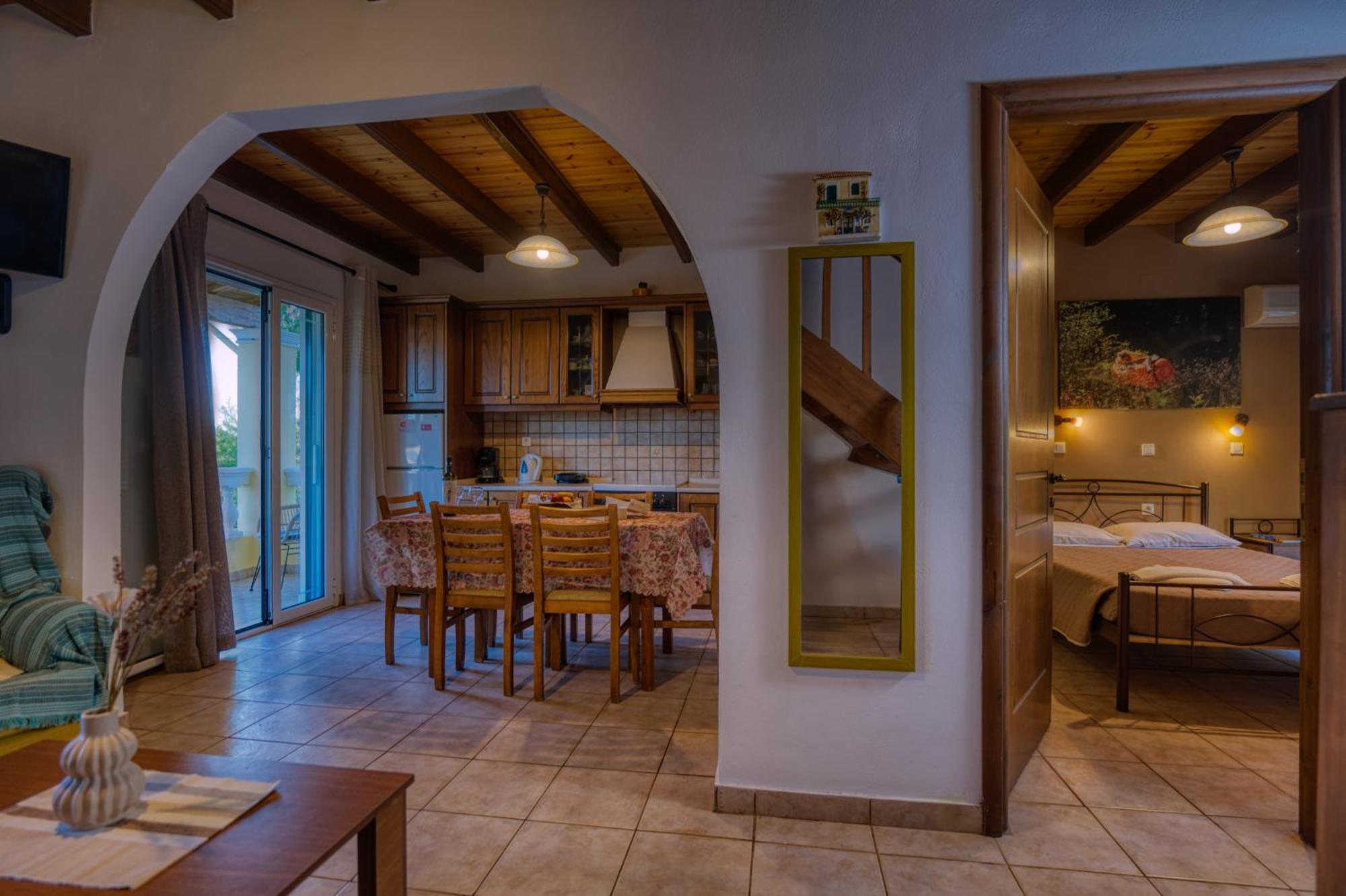 Stefanias Appartments Agios Matthaios  Экстерьер фото