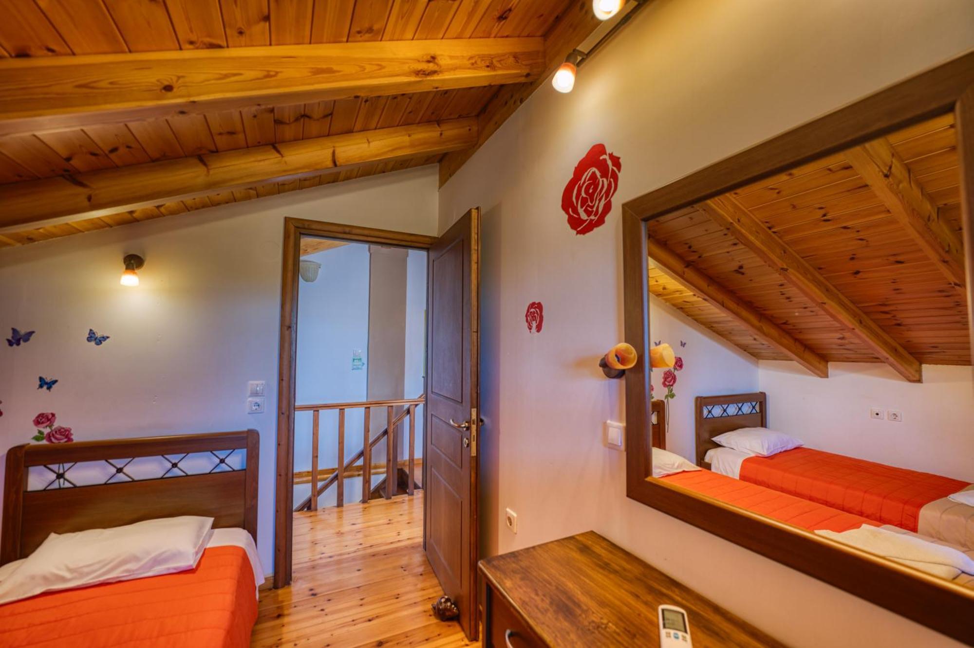 Stefanias Appartments Agios Matthaios  Экстерьер фото