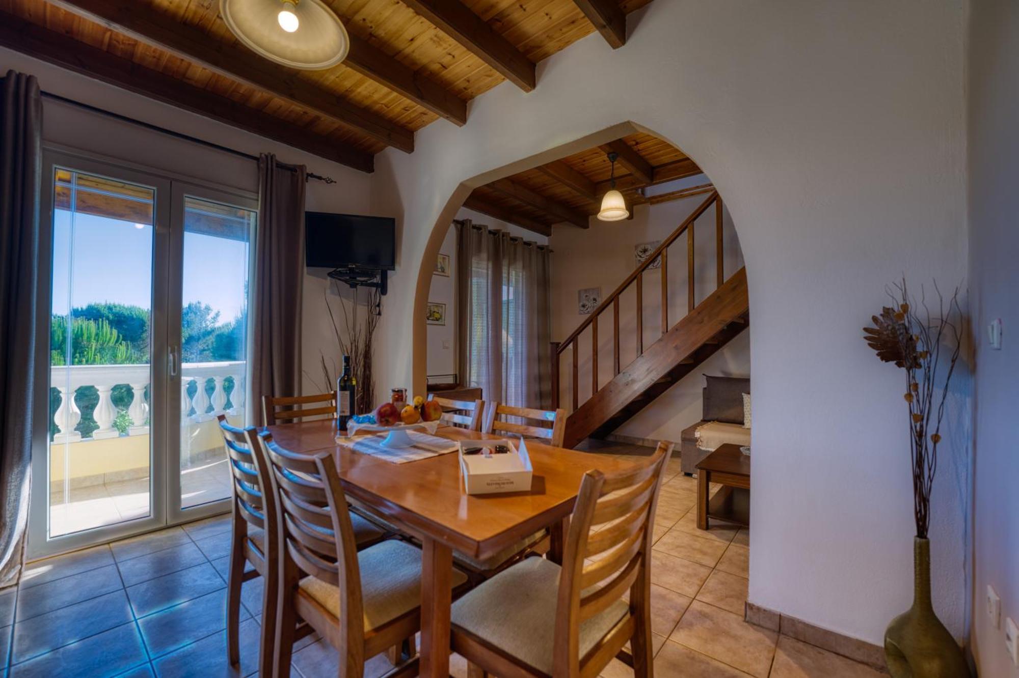 Stefanias Appartments Agios Matthaios  Экстерьер фото
