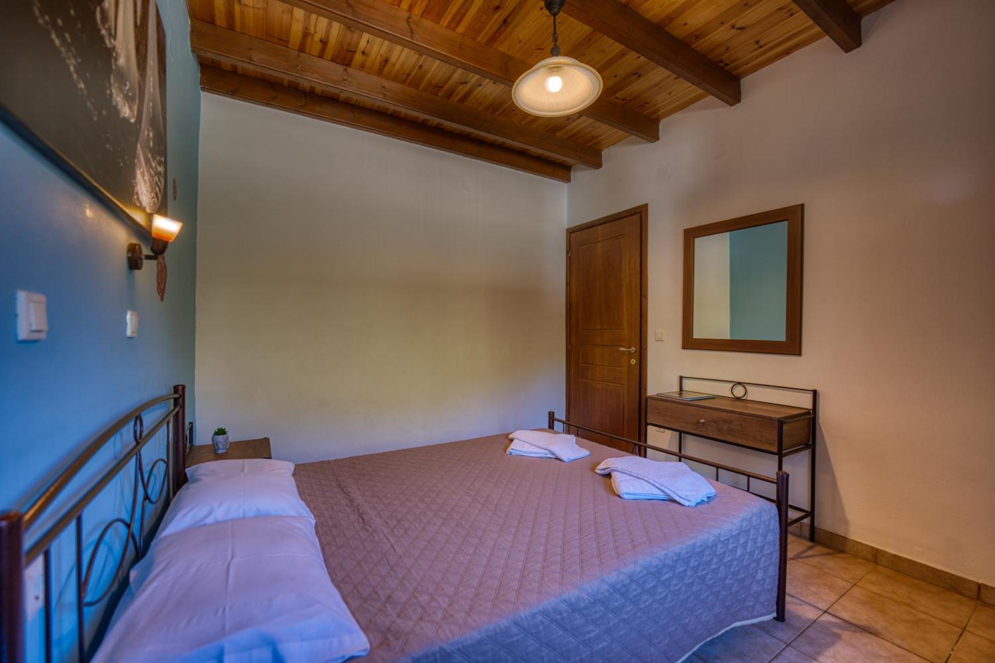 Stefanias Appartments Agios Matthaios  Экстерьер фото