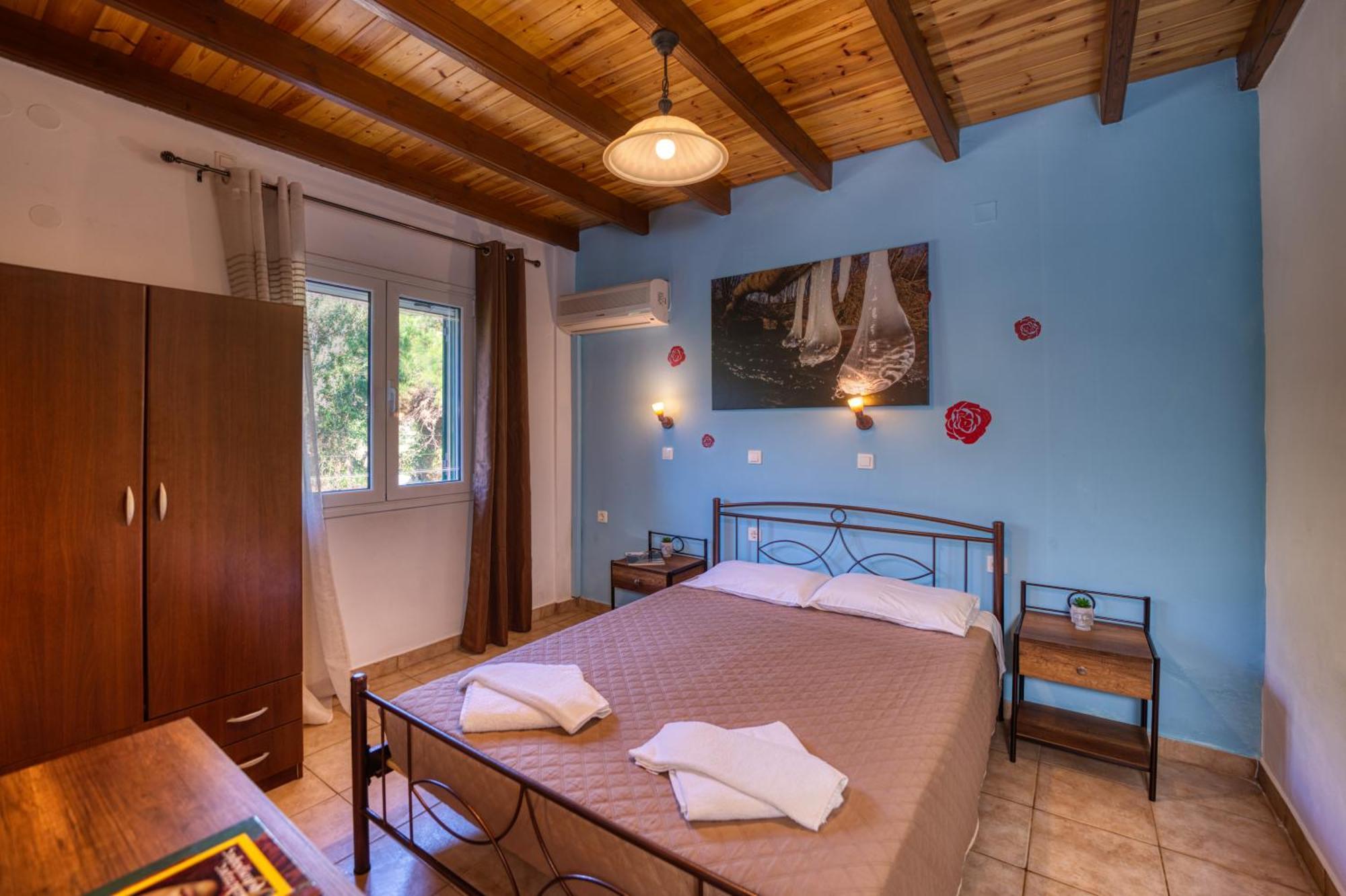 Stefanias Appartments Agios Matthaios  Экстерьер фото