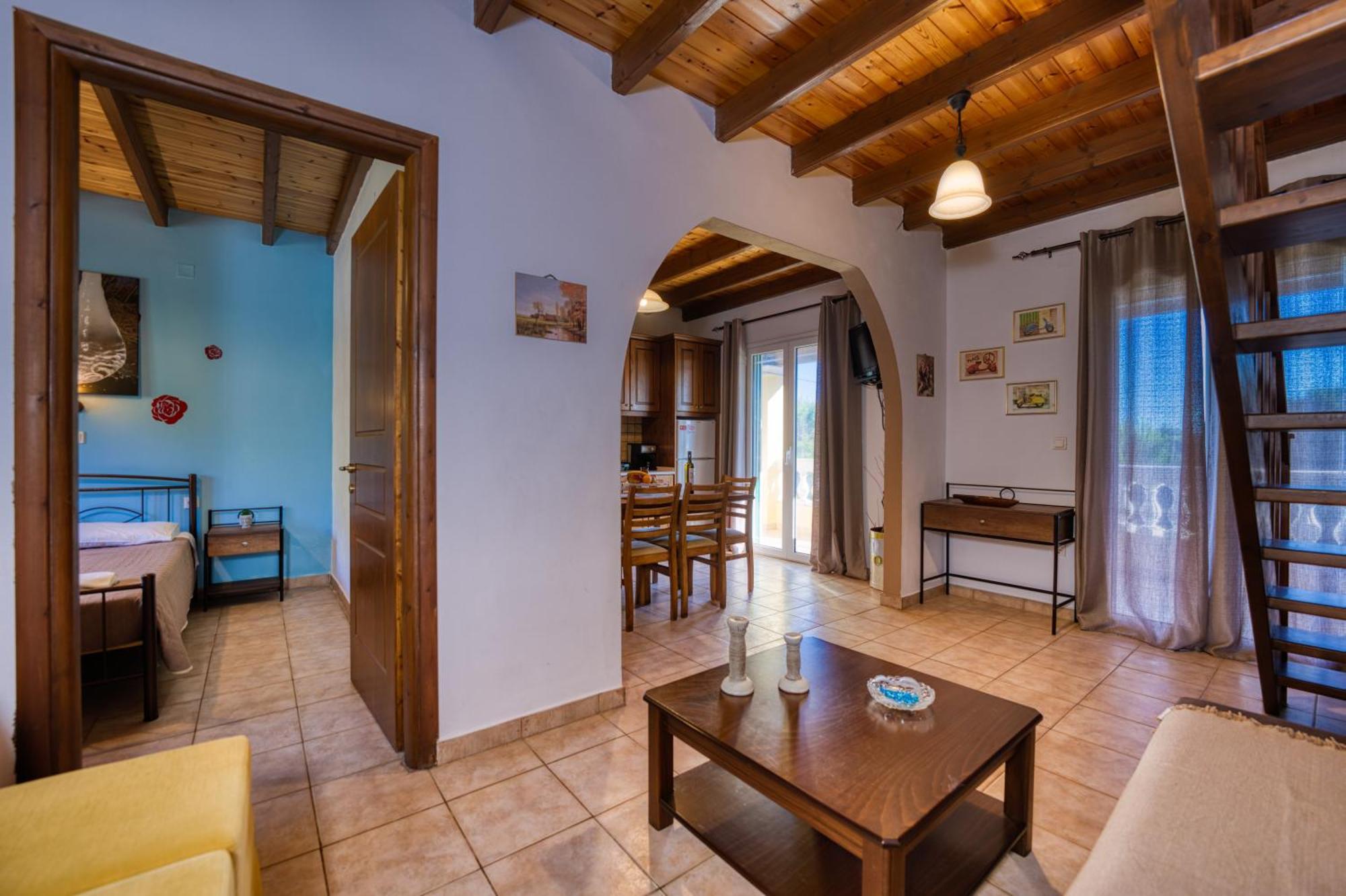 Stefanias Appartments Agios Matthaios  Экстерьер фото